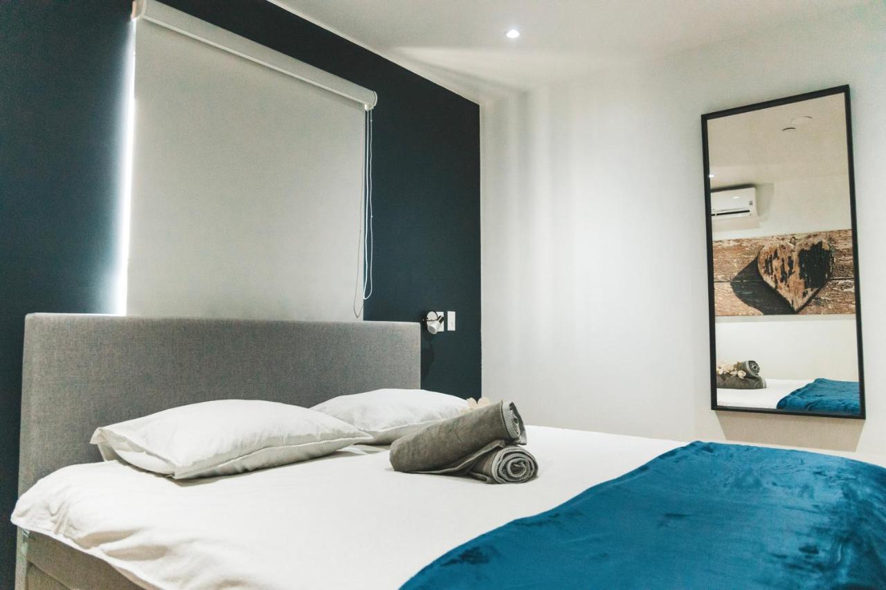 Gray Door Apartments - Adults Only Palm Beach Extérieur photo