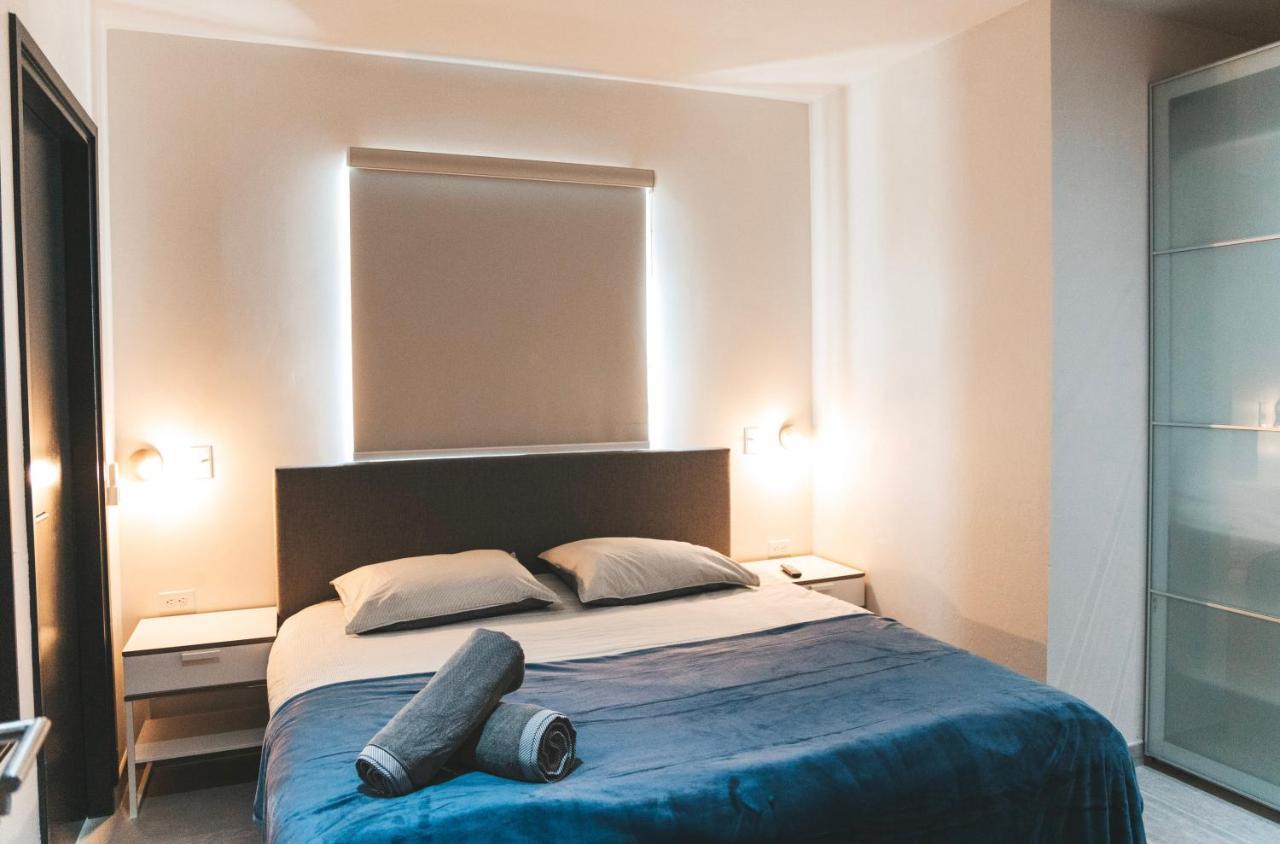 Gray Door Apartments - Adults Only Palm Beach Extérieur photo