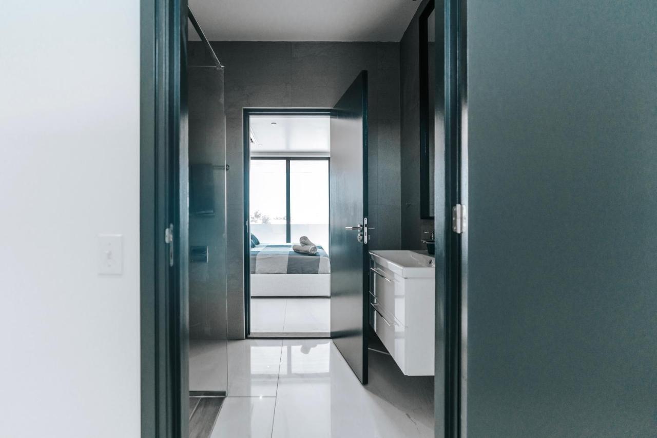 Gray Door Apartments - Adults Only Palm Beach Extérieur photo