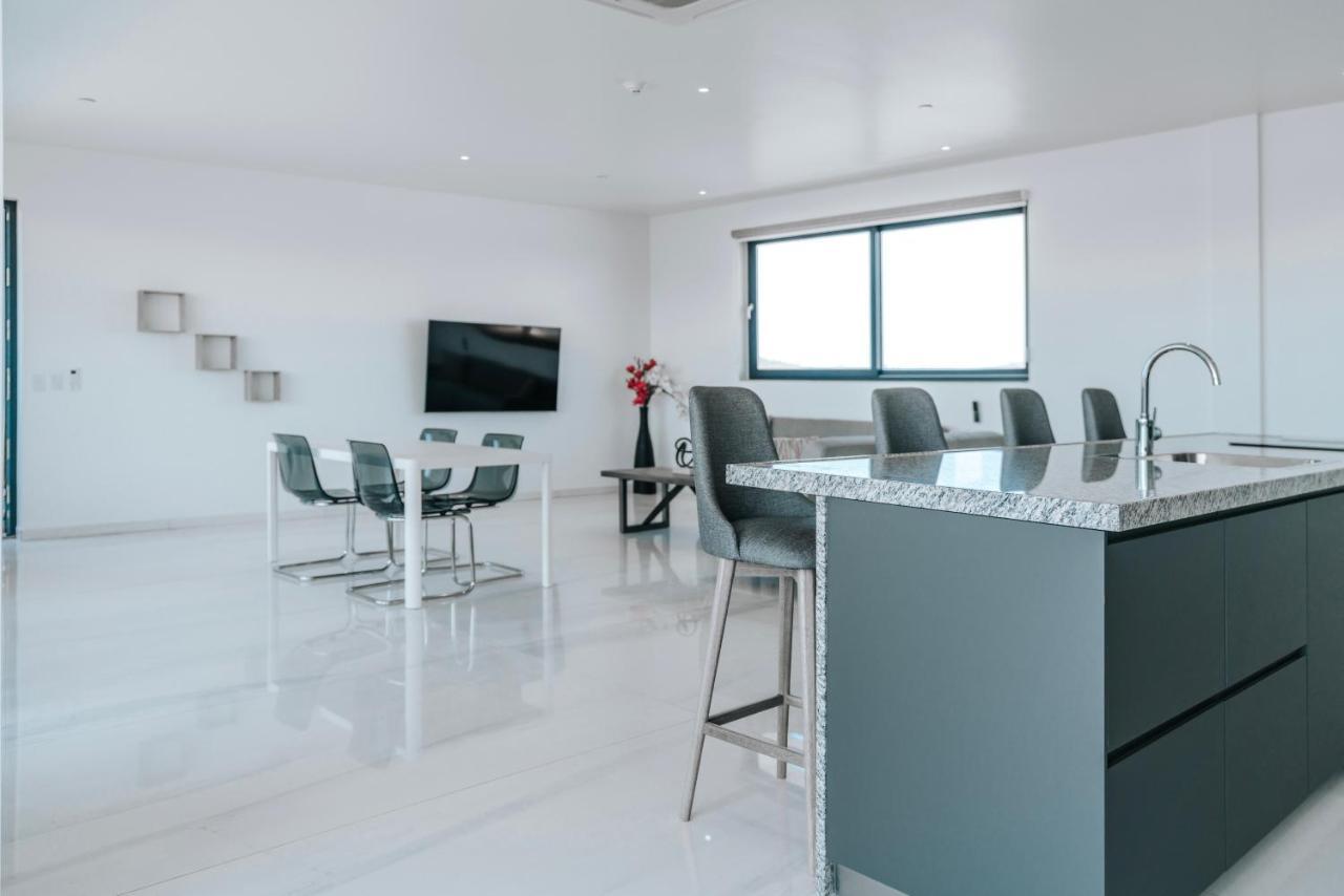 Gray Door Apartments - Adults Only Palm Beach Extérieur photo