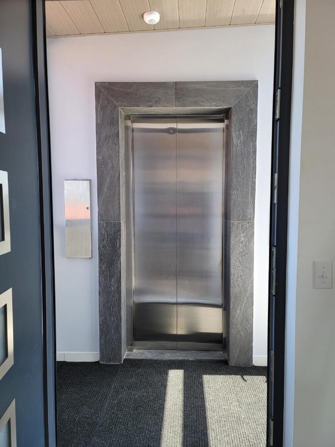 Gray Door Apartments - Adults Only Palm Beach Extérieur photo